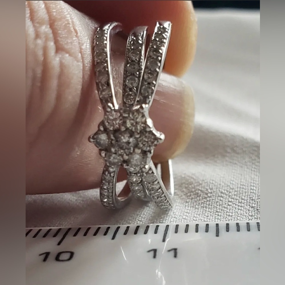 18K White Gold Diamond Bow Ribbon Ring Cuff - Openwork Ribbons - Size 7.25 - Picture 9 of 15